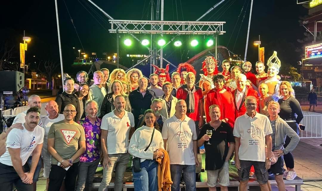 GLAY + Maspalomas Welt-AIDS-Tag-Gedenkveranstaltung auf dem La Plaza De La Diversidad ein durchschlagender Erfolg